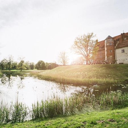 Hotel Schloss&Gut Ulrichshusen Exterior foto