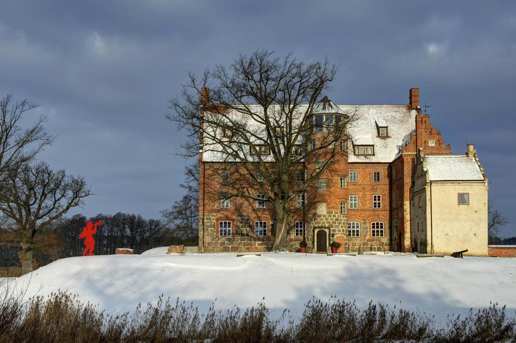 Hotel Schloss&Gut Ulrichshusen Exterior foto