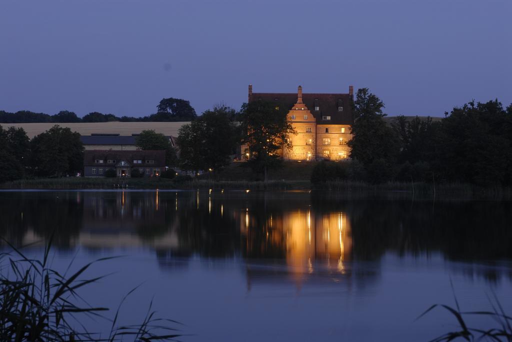 Hotel Schloss&Gut Ulrichshusen Exterior foto