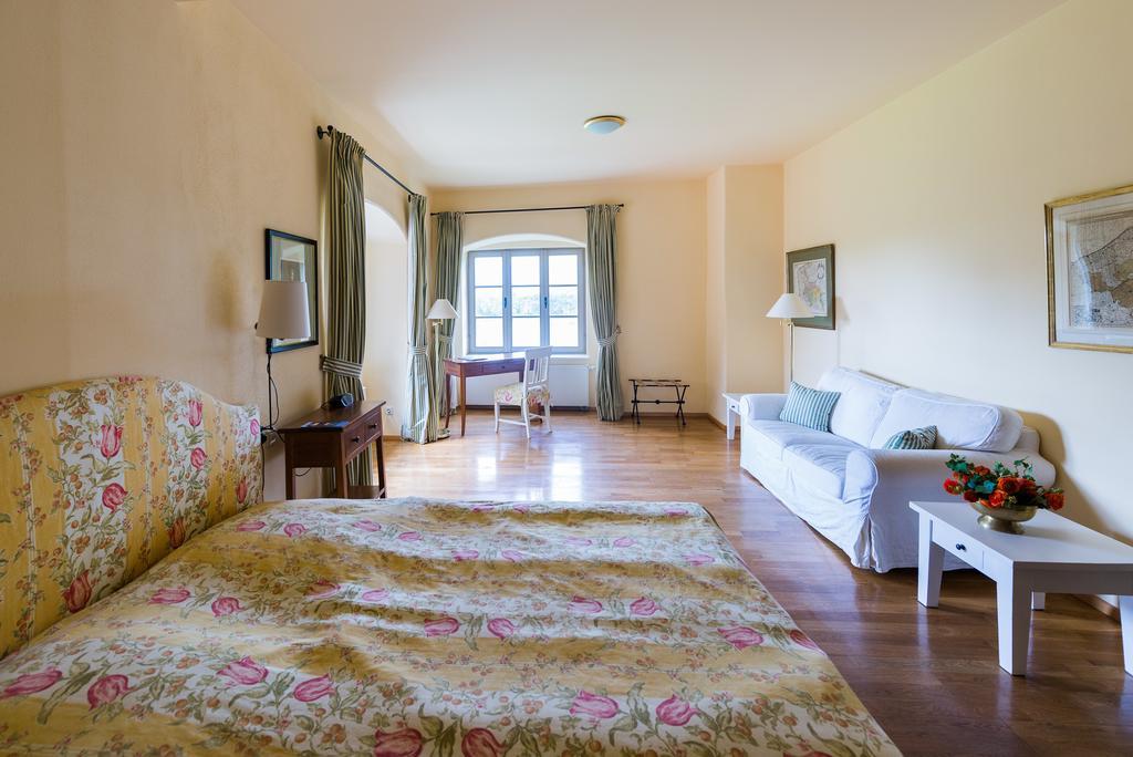 Hotel Schloss&Gut Ulrichshusen Zimmer foto