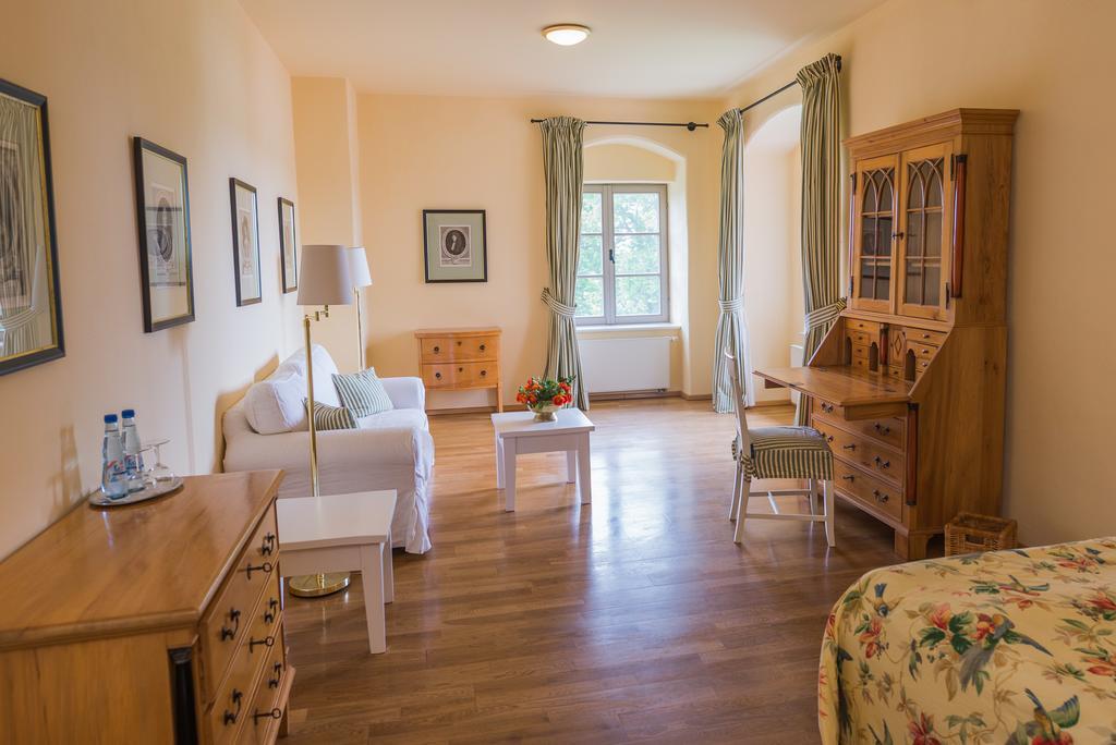 Hotel Schloss&Gut Ulrichshusen Zimmer foto