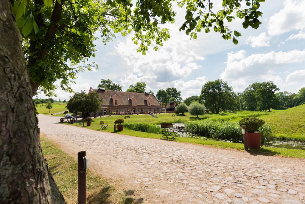 Hotel Schloss&Gut Ulrichshusen Exterior foto