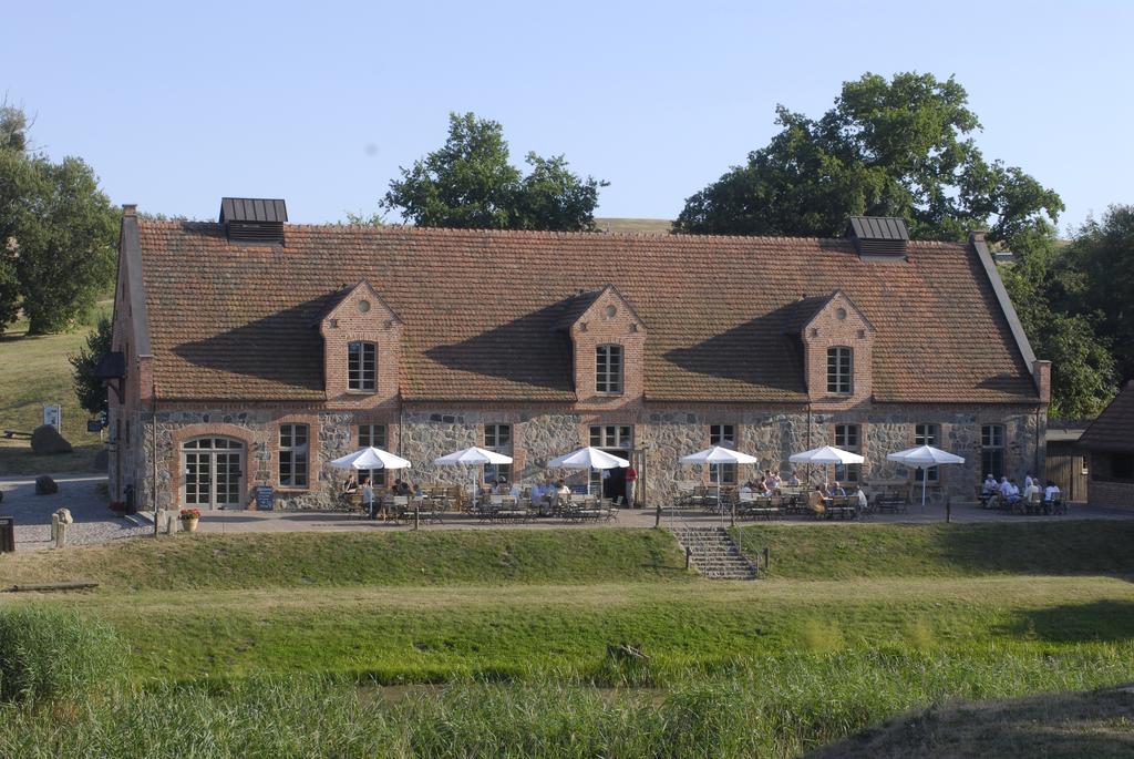 Hotel Schloss&Gut Ulrichshusen Exterior foto
