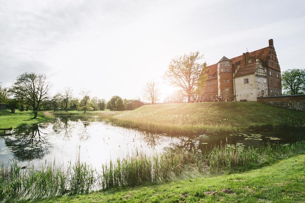 Hotel Schloss&Gut Ulrichshusen Exterior foto